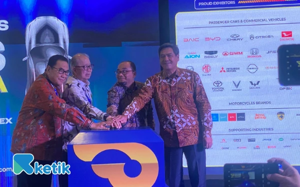 Thumbnail GIIAS Surabaya 2025 Resmi Dibuka, 7 Merek Baru Ramaikan Satu Dekade Pameran Otomotif
