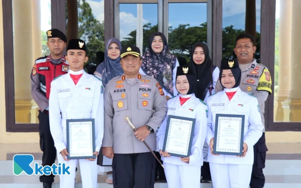 Thumbnail Berita - Putra-Putri Polri Anggota Paskibra Abdya Diberikan Penghargaan, Berikut Daftar Namanya
