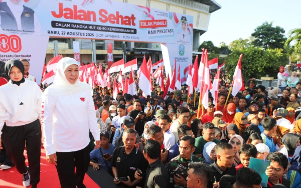 Thumbnail Berita - Tegas Tolak Pungli, Gubernur Khofifah Jamin Sekolah Negeri Jatim Bebas Pungutan Liar