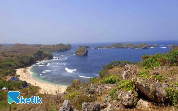 Thumbnail ‎3 Investor Asing Tertarik Bangun Kilang Minyak di Blitar Selatan, Aramco Salah Satunya