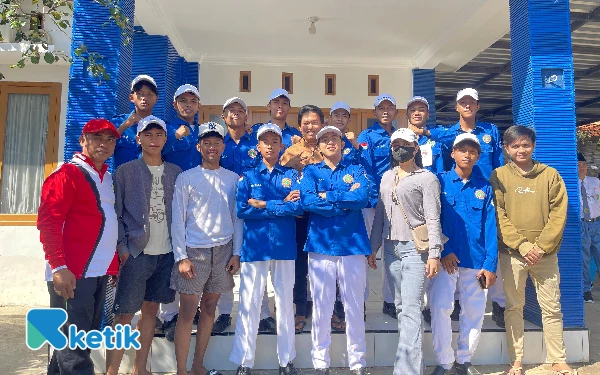 Thumbnail Berita - Pemdes Tamberu Timur Sampang Delegasikan Pemuda Ikut Lomba Gerak Jalan, Raih Juara Harapan II