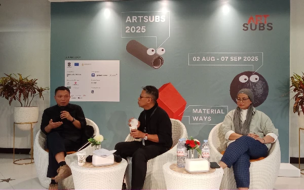 Thumbnail ARTSUBS Gelar Wicara Seniman, Mengungkap Makna Tanah Liat dalam Seni Kontemporer