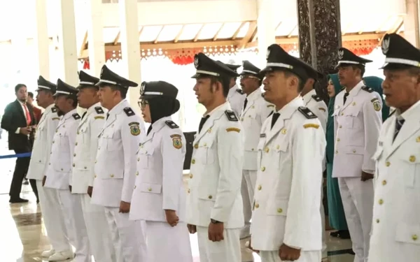 Thumbnail Ini Pesan Khusus Bupati kepada Kades di Bondowoso yang Baru Dilantik Kembali