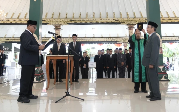 Bupati Sleman Harda Lantik Pimpinan BAZNAS, Tekankan Pengelolaan Zakat untuk Pengentasan Kemiskinan