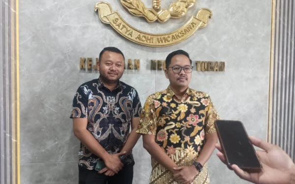 Thumbnail Berita - Majelis Hakim PN Tuban Vonis Bebas Terdakwa Kekerasan Anak, Keluarga Korban Minta KY Bertindak