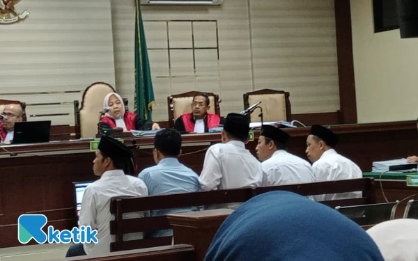 Thumbnail Berita - Fakta Mengejutkan Sidang Korupsi DAM Kali Bentak: Pendopo RHN Diduga Jadi “Markas” Bagi-Bagi Proyek