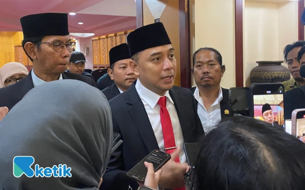 Thumbnail Persilakan Mahasiswa Demo, Wali Kota Eri: Tolong Dijaga Kota Ini