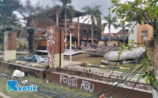 Thumbnail Luka Yogyakarta: Tragedi Polda DIY, Antara Duka, Amarah dan Harga Sebuah Demokrasi