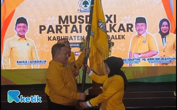 Thumbnail Berita - Aklamasi! Arik Sriwahyuni Terpilih Jadi Ketua DPD Golkar Trenggalek 2025-2030