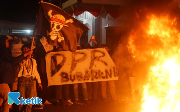 Thumbnail Berita - Unjuk Rasa PMII dan Warga Pacitan,  DPRD Dituntut Perbaiki Enam Bidang Krusial