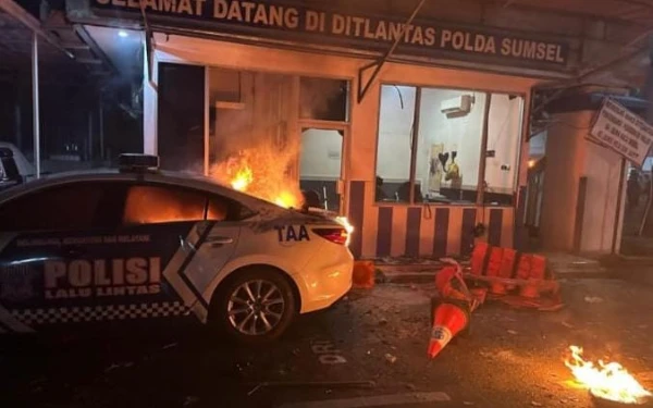 Thumbnail Aksi Anarkis Geng Motor Rusak Fasilitas Umum di Palembang, 42 Pelaku Diamankan
