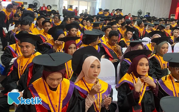 Thumbnail Rektor Untag Surabaya: Wisudawan Harus Beri Kontribusi Nyata kepada Masyarakat