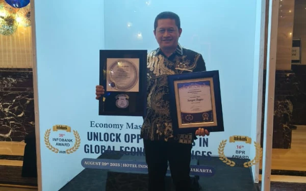 Thumbnail Berita - BPR Majatama Raih Platinum Award, Teguhkan Komitmen Profesional di Tingkat Nasional.