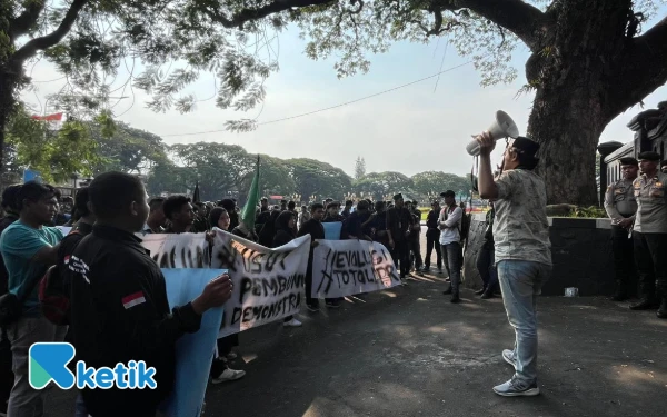 Thumbnail Aksi HMI di Kota Malang Tuntut Reformasi di Tubuh DPR dan Pencopotan Kapolri