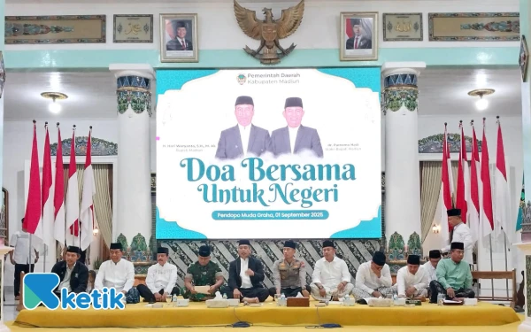 Thumbnail Berita - Pemkab Madiun Gelar Doa Bersama untuk Negeri, Bupati Sampaikan Duka Mendalam