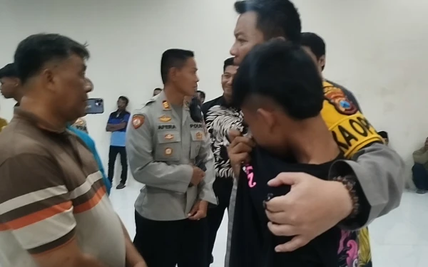 Orang Tua Jemput Puluhan Pelajar di Mapolres Mojokerto Kota Usai Diduga Akan Demo