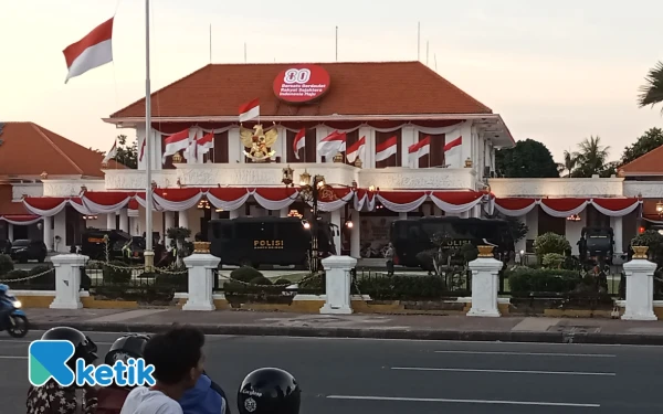Thumbnail Tim Cagar Budaya Percepat Perlindungan Reruntuhan Gedung Negara Grahadi