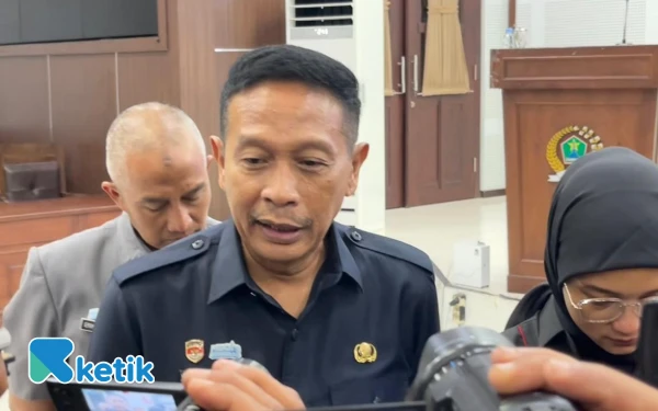 Thumbnail Wali Kota Malang Ajak Arema Jaga Kondusifitas, Pam Swakarsa dan Siskamling Akan Diaktifkan