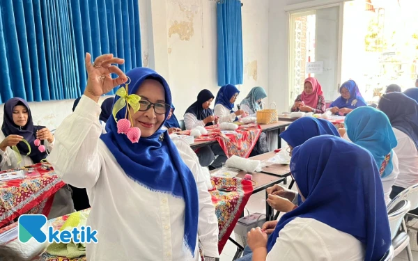 Thumbnail Pengabdian Dosen UT Melalui Income Generating dari Kain Perca, Buka Jalan bagi Pemberdayaan Ekonomi Warga Tambakasri