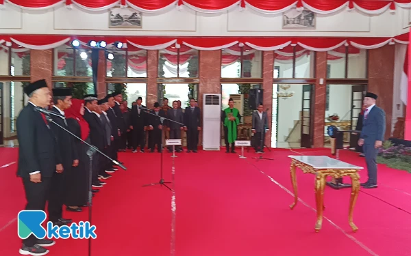 Thumbnail Lilik Arijanto Resmi Jadi Sekda Surabaya, Wali Kota: Kunci Percepatan Program 2026