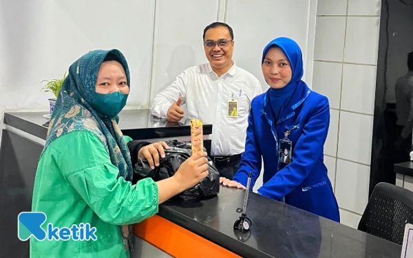 Thumbnail Berita - Pagi Hangat Ala BRI BO Kotapinang di Hari Pelanggan, Ada Bingkisan Coklat dan Snack