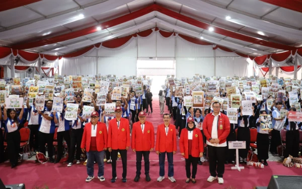 Thumbnail Untag Surabaya Catat Sejarah, Raih Rekor MURI Komik Patriotisme Berbasis AI Terbanyak di Dunia