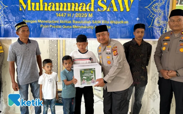 Thumbnail Berita - Kapolres Abdya Berbagi Kebahagiaan Bersama Anak Yatim di Hari Maulid Nabi