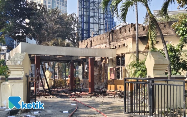 Thumbnail Berita - Rusaknya Grahadi dan Polsek Tegalsari, Pengamat: Melukai Identitas Sejarah Kota