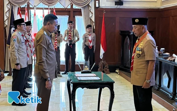 Thumbnail Arum Sabil Lantik Wahyu Hidayat sebagai Kamabicab Pramuka Kota Malang, Jadi Motor Penggerak Jatim