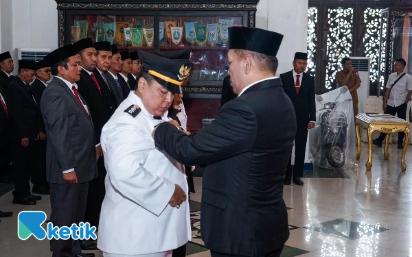 Thumbnail 32 Pejabat Pemkab Sampang Dirotasi, H Slamet Junaidi Tekankan Integritas dan Profesionalisme