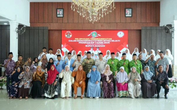 Thumbnail Berita - Bupati Asahan Dorong Generasi Muda Tempuh Pendidikan Tinggi Bidang Kesehatan