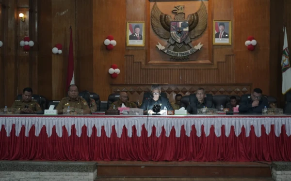 Thumbnail Berita - Optimalisasi Program Prioritas, Pemkab Asahan Sampaikan Nota Keuangan P-APBD 2025