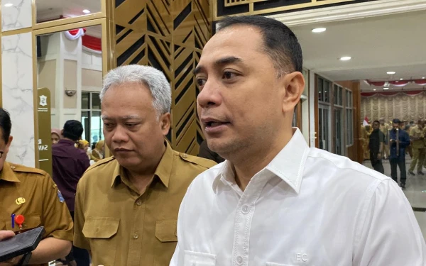 Thumbnail Wali Kota Surabaya Terima 15 Laporan Pungli Pengurusan KTP dan KK di Surabaya