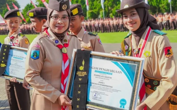 Thumbnail Berita - Ketua DPRD Lumajang: Pramuka Sarana Bentuk Karakter Pekerja Keras dan Peduli Sesama