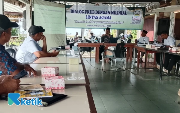 Thumbnail Berita - Dialog Lintas Agama, FKUB Aceh Bagikan Buku Relasi Islam, Kristen dan Katolik Aceh Singkil