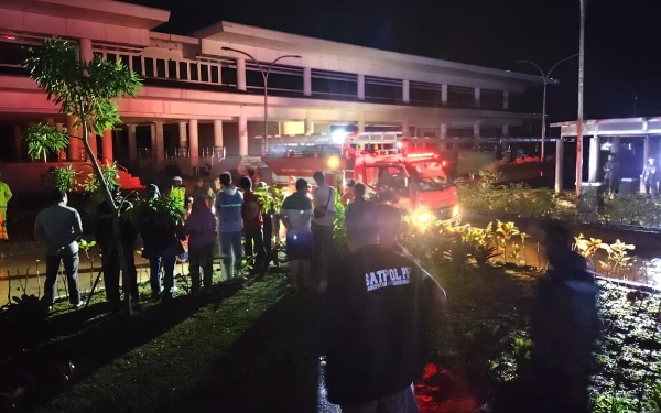 Thumbnail BNPB: Bali hingga Lampung Dilanda Bencana, Masyarakat Diminta Siaga