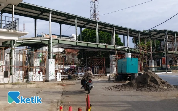 Thumbnail Berita - Dampak Proyek Pembangunan Jembatan Penghubung Parkir Pasar Godean Dikeluhkan Masyarakat