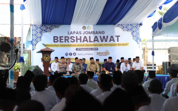 Thumbnail Berita - Bupati Warsubi dan Kakanwil Ditjenpas Jatim Resmikan Ponpes Al-Muhajirin di Lapas Jombang