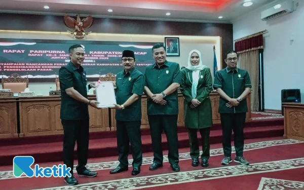 Thumbnail Berita - Pemkab Cilacap Dorong Pengembangan Ekonomi Kreatif dan Optimalisasi Pengelolaan Pasar untuk Tingkatkan PAD