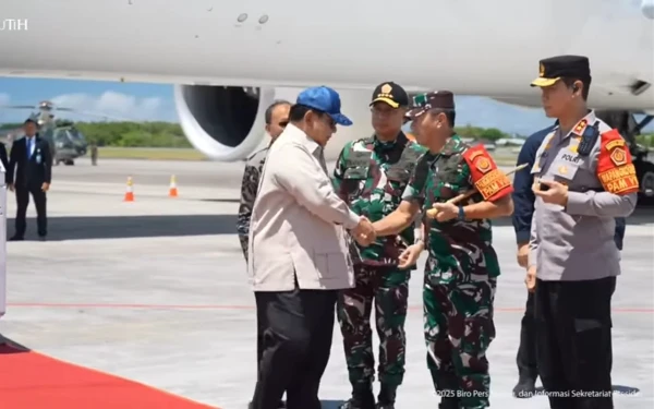 Thumbnail Ke Mana Kapolri? Prabowo Tiba di Bali Tanpa Disambut Listyo Sigit, Sinyal Reshuffle Makin Kencang