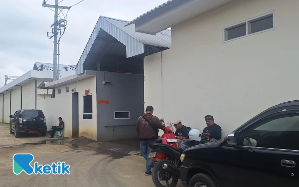 Thumbnail Berita - Sidak Peternakan CV Bumi Indah Blitar Dilakukan Tertutup, Wartawan Dihalang-halangi