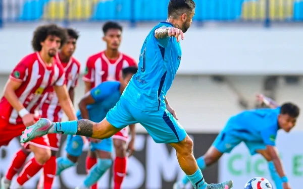 Thumbnail Berita - Persela Kalah 1-2 Lawan Deltras FC, Aji Santoso Sebut Pemain Kurang Manfaatkan Peluang