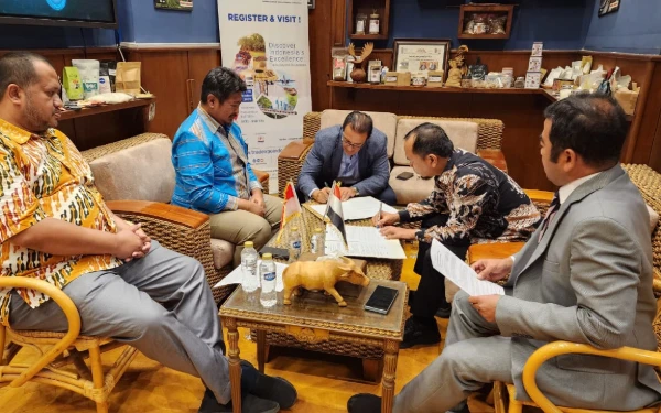 Thumbnail Berita - Hadir di ICCD 2025, Dede Muharam Bahas Peluang Bisnis Sektor Wisata Indonesia - Mesir