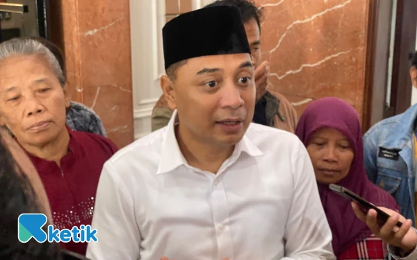 Thumbnail Wali Kota Surabaya Eri Cahyadi Tegaskan Tak Ada Pungutan dalam Layanan Adminduk hingga Perizinan