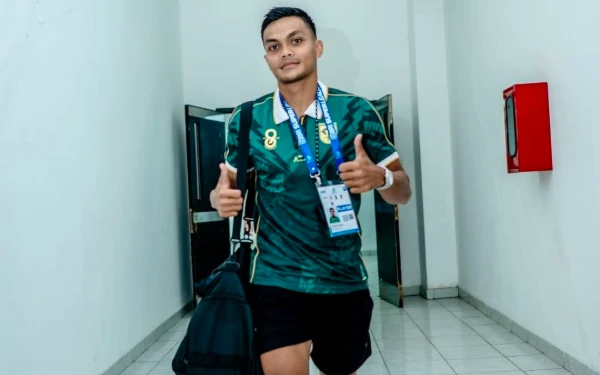 Thumbnail 9 Bulan Absen, Ini Ungkapan Rachmat Irianto Usai Kembali Tampil Bela Persebaya