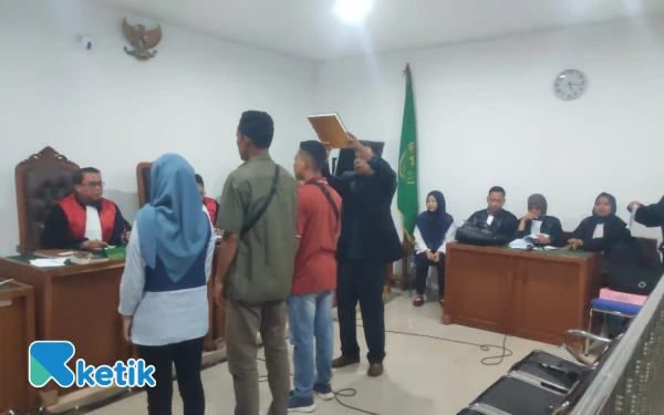 Thumbnail Nasabah Ungkap Dugaan Manipulasi KUR di Sidang PN Palembang, Mantri BRI Didakwa Rugikan Negara Rp807 Juta