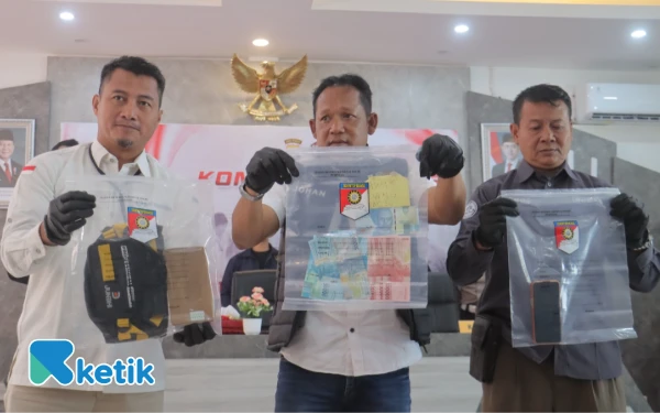 Thumbnail Berita - Uang Palsu Dijual Bebas di Media Sosial, Polres Pemalang Ungkap Pelakunya