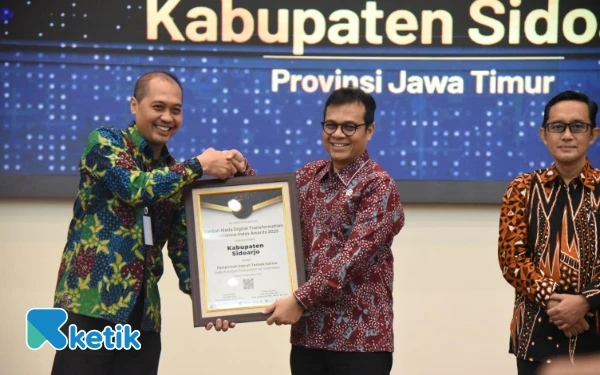 Thumbnail Berita - UGM Beri Pemkab Sidoarjo Penghargaan Digital Transformation Governance Index