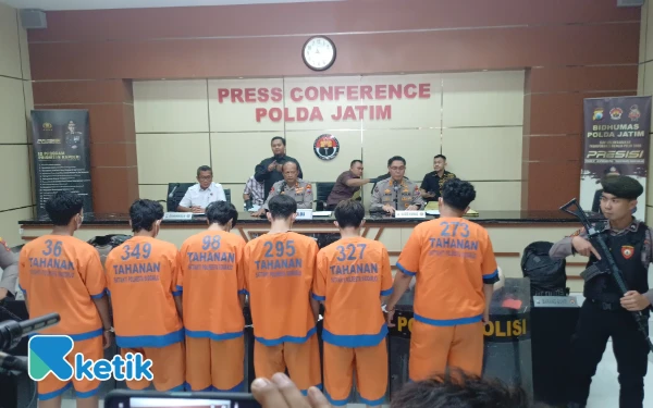 Thumbnail Polda Jatim Sebut Kelompok Anarko Menyusup dan Dalangi Kerusuhan Demo