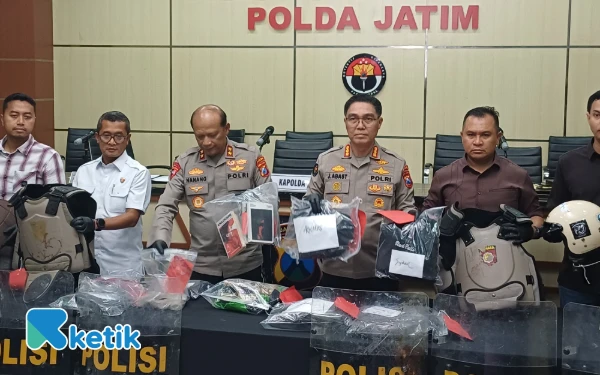 Thumbnail Kerugian Pemerintah dan Polri Tembus Rp256 Miliar Akibat Kerusuhan di Jatim